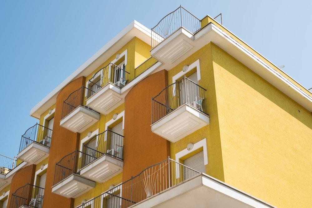 Hotel St Pierre Rimini Exterior photo